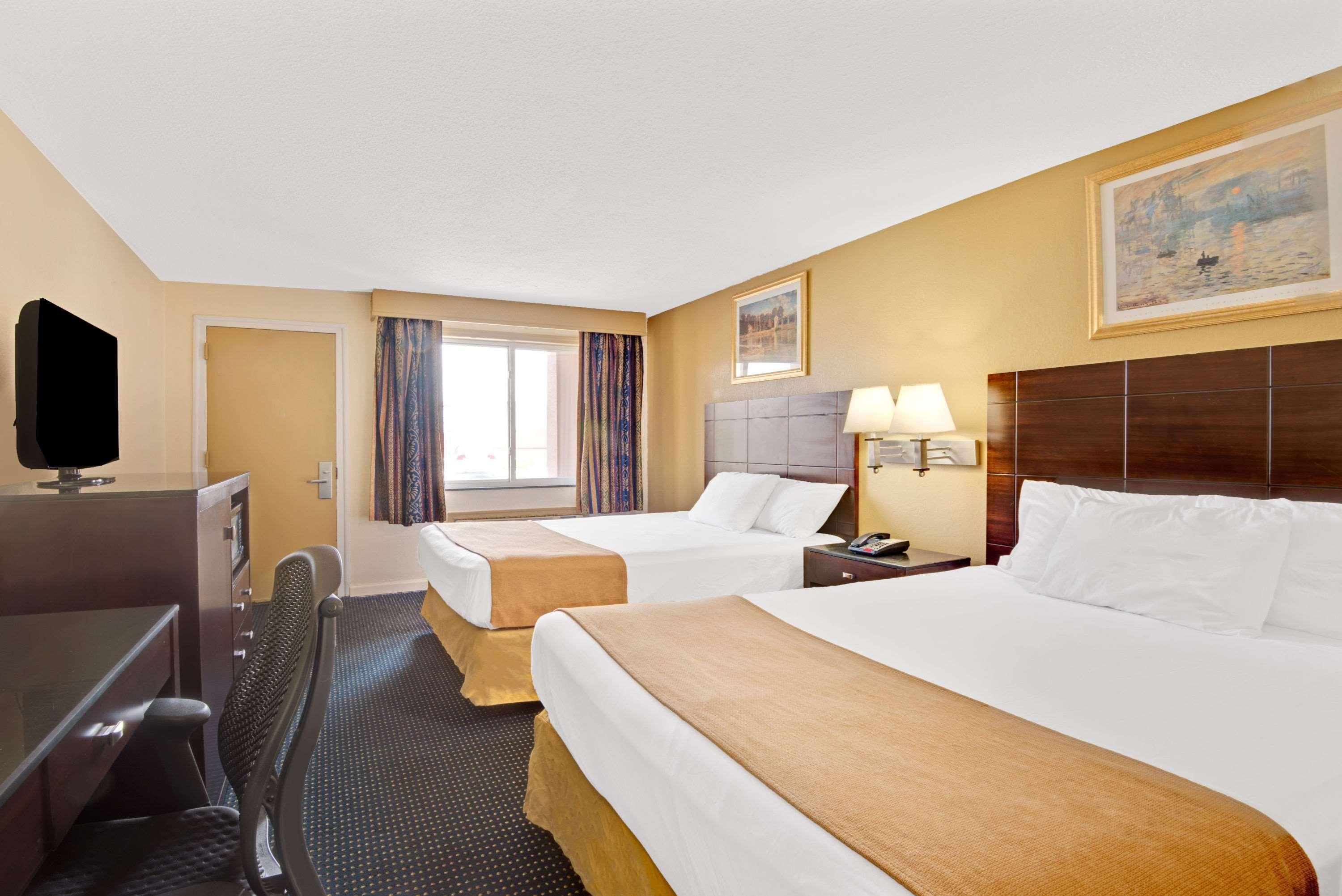 Hotel Super 8 By Wyndham Milford/new Haven Milford