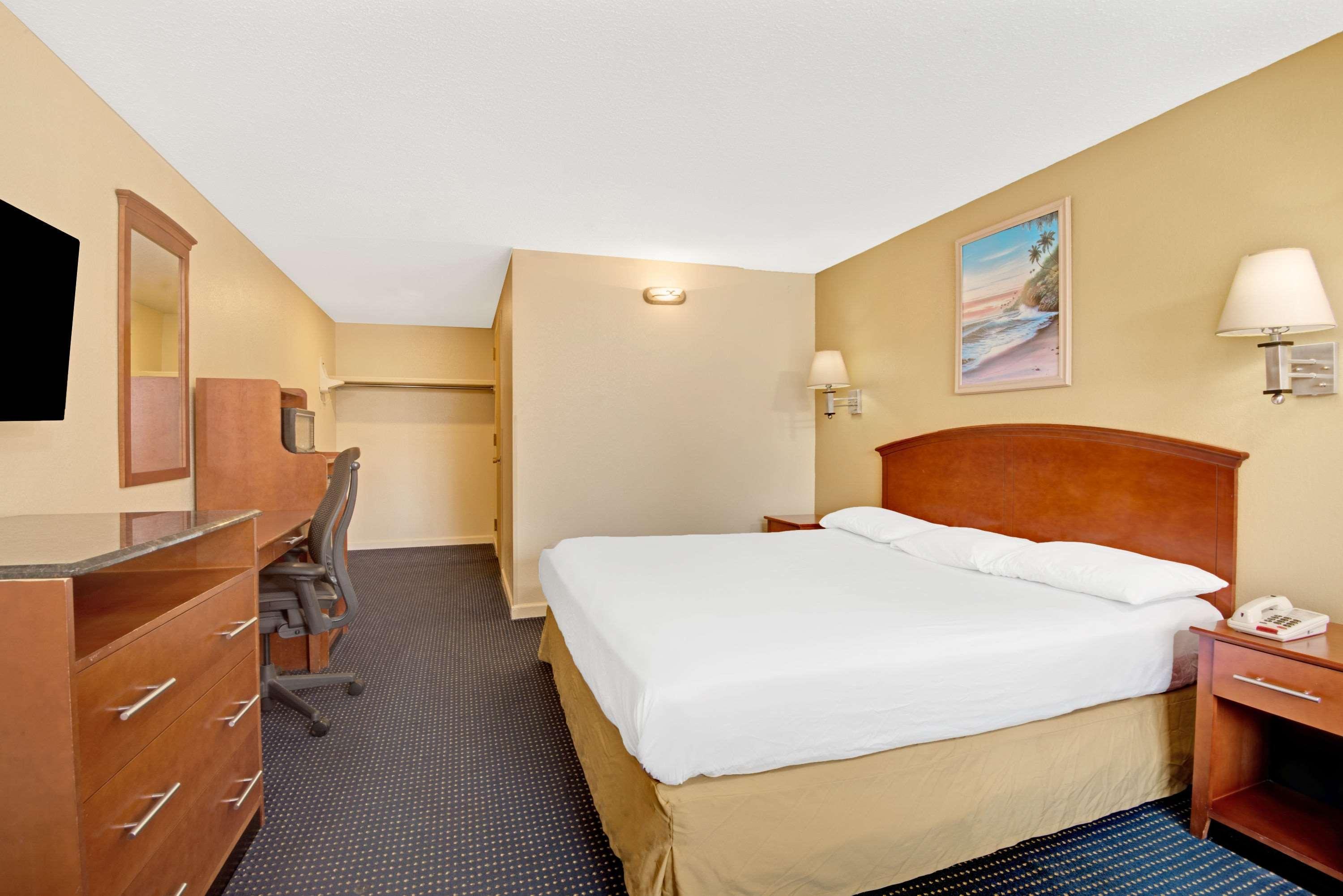Super 8 By Wyndham Milford/new Haven Hotel *