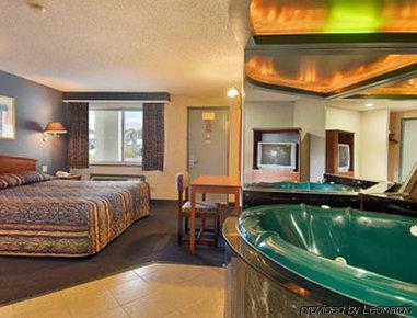 Super 8 By Wyndham Milford/new Haven *