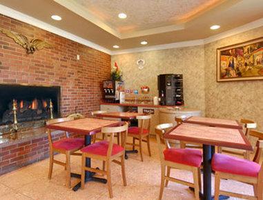Super 8 By Wyndham Milford/new Haven *